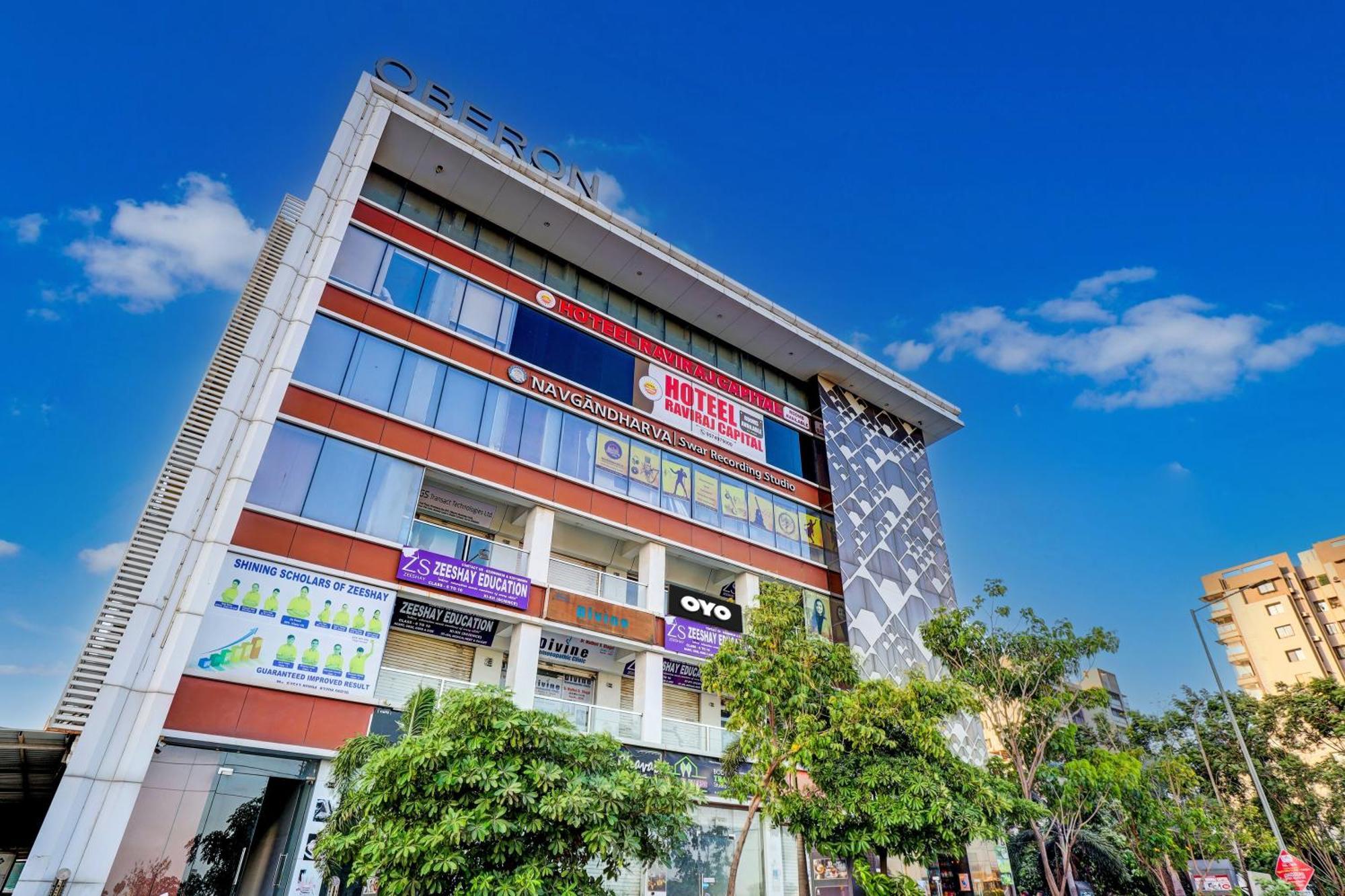 Collection O Hotel Swarg Surat Dış mekan fotoğraf