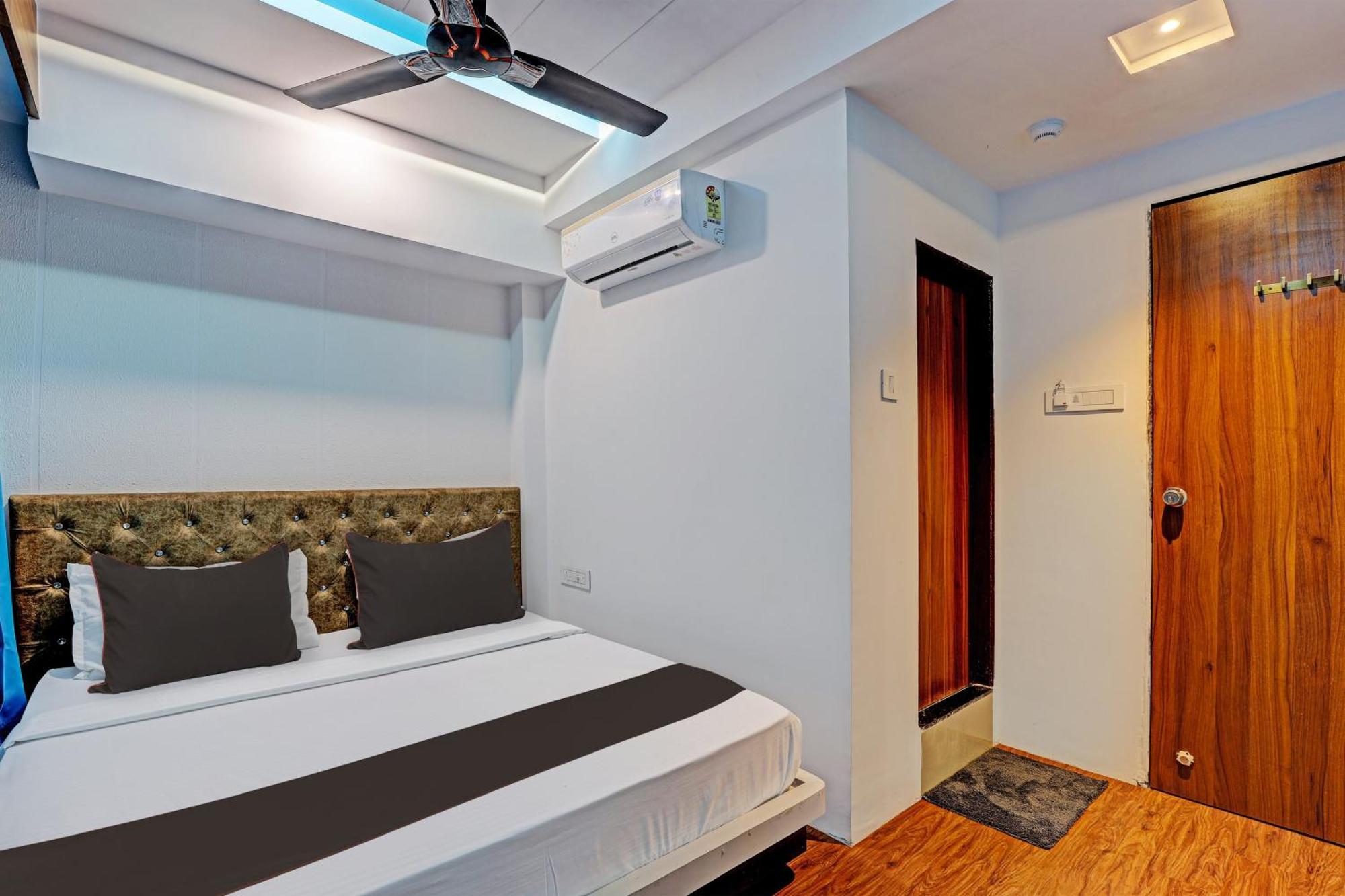 Collection O Hotel Swarg Surat Dış mekan fotoğraf