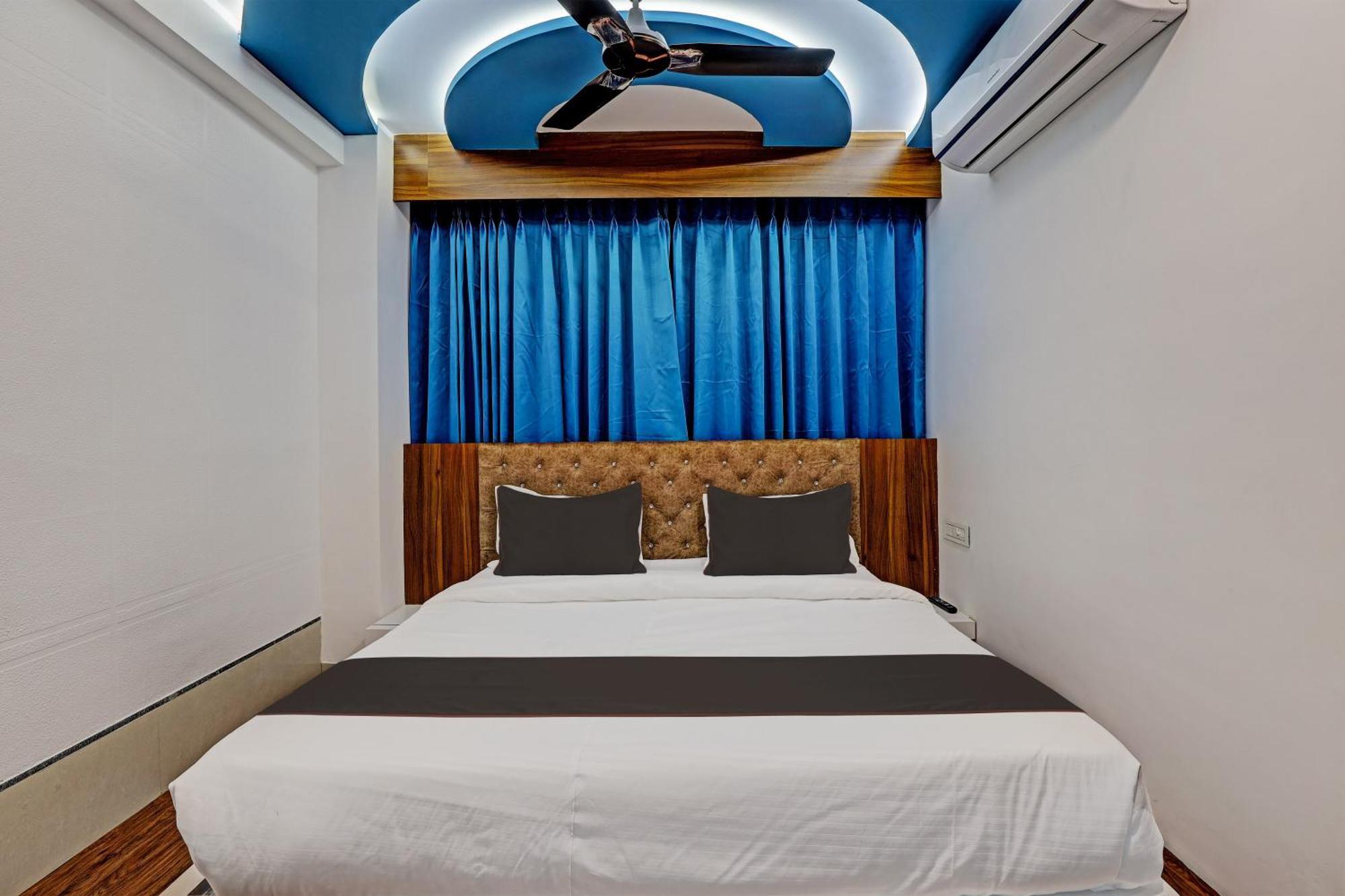 Collection O Hotel Swarg Surat Dış mekan fotoğraf
