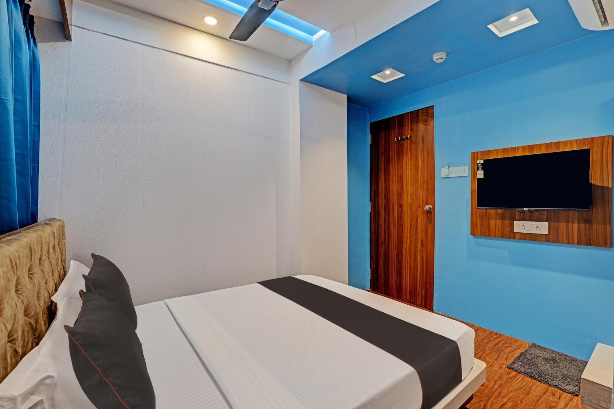Collection O Hotel Swarg Surat Dış mekan fotoğraf