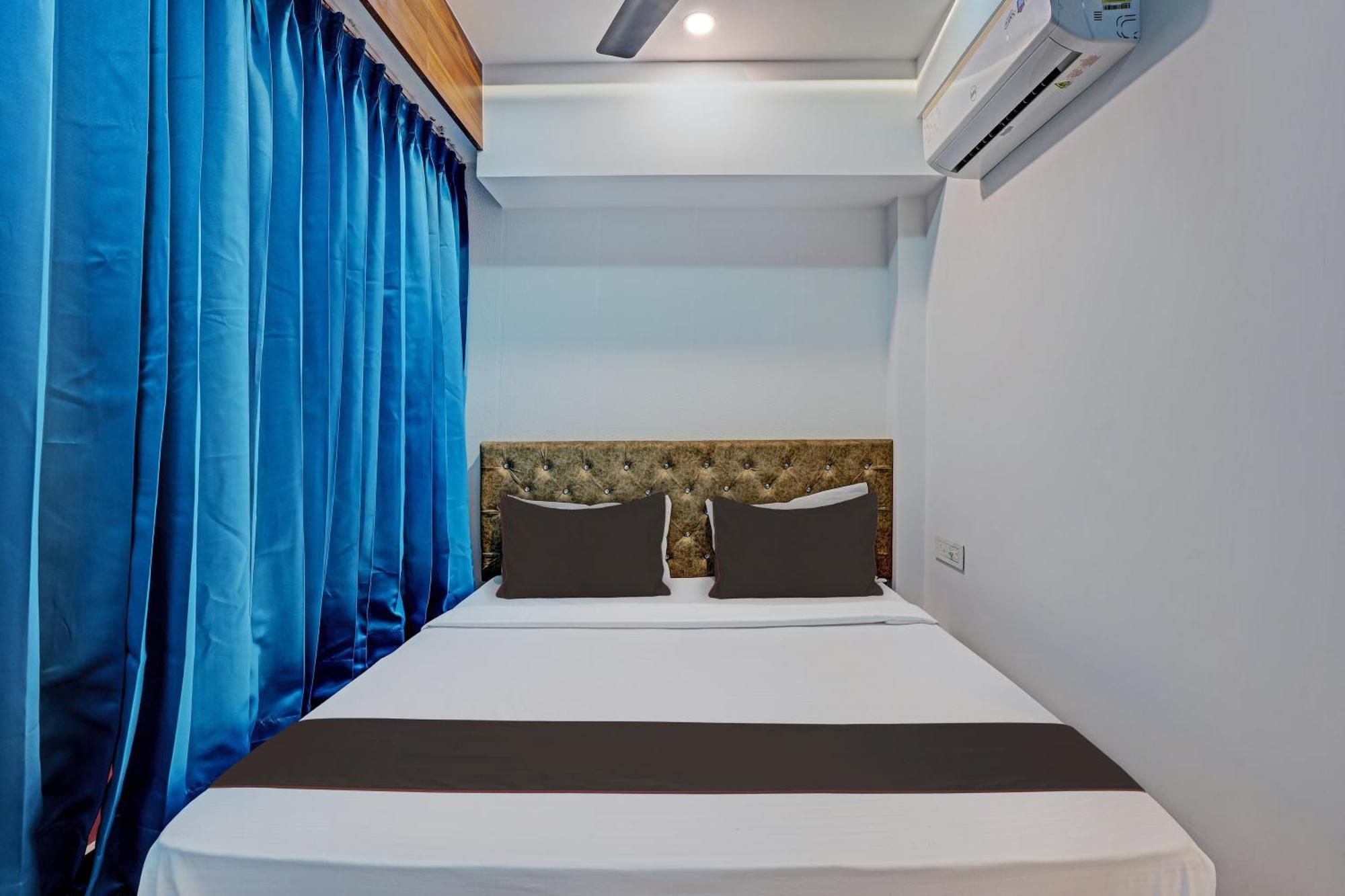 Collection O Hotel Swarg Surat Dış mekan fotoğraf