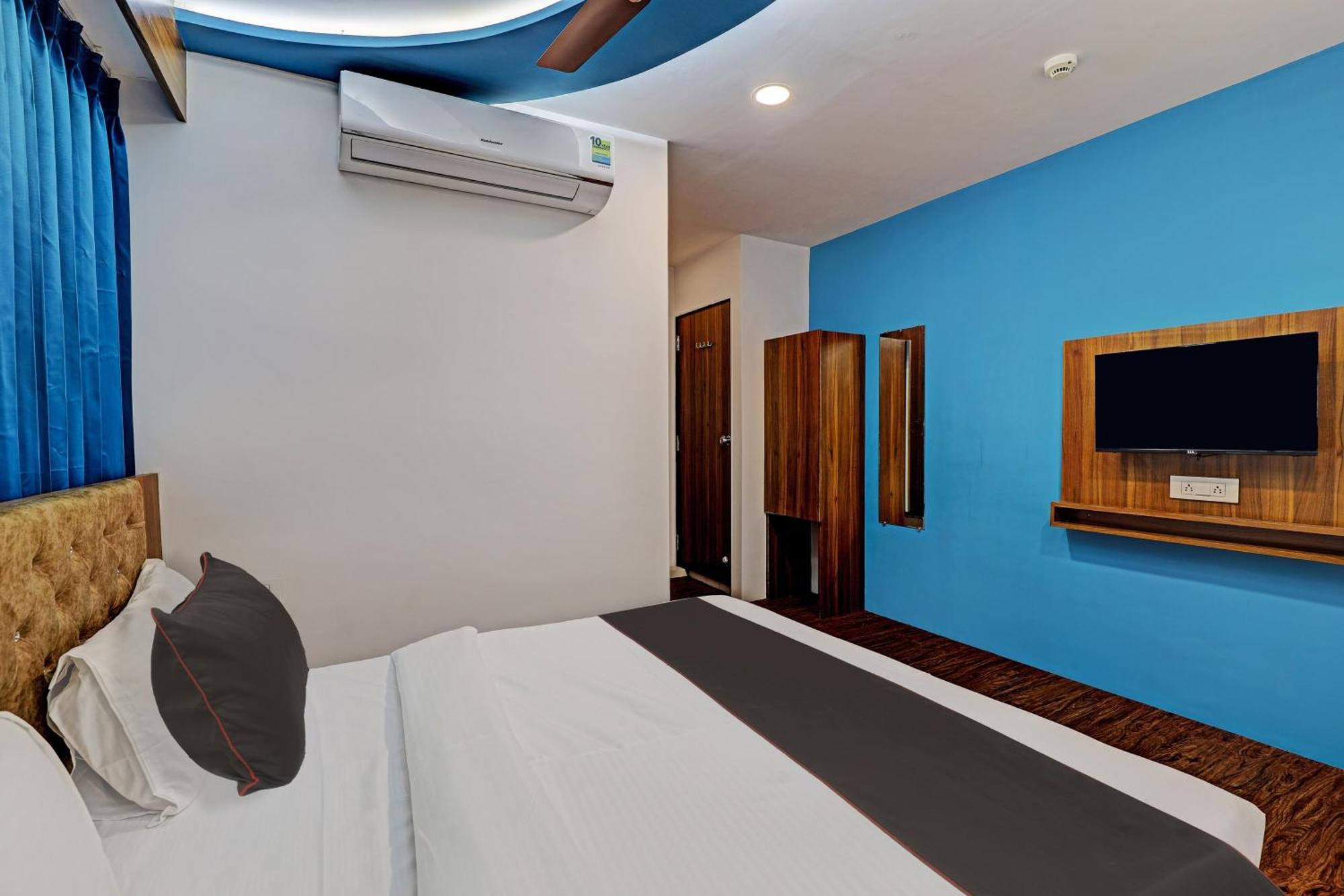 Collection O Hotel Swarg Surat Dış mekan fotoğraf