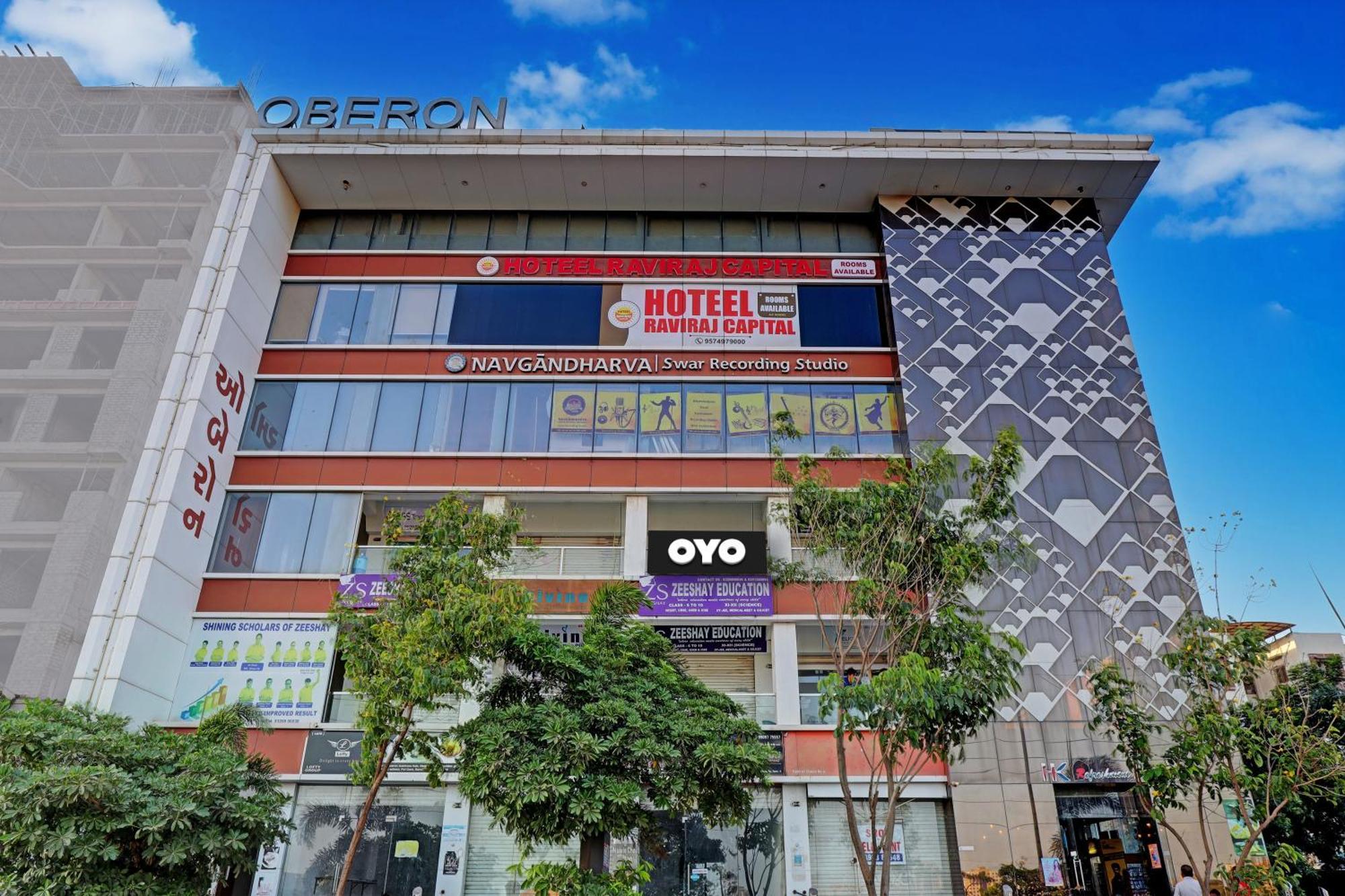 Collection O Hotel Swarg Surat Dış mekan fotoğraf